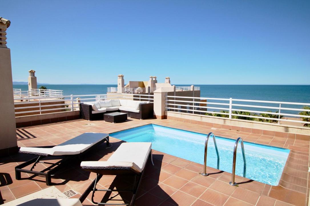 Apartmán Atico Con Piscina Privada En Primera Linea Denia Exteriér fotografie