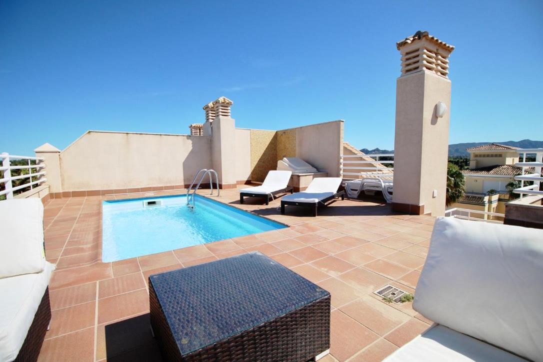 Apartmán Atico Con Piscina Privada En Primera Linea Denia Exteriér fotografie