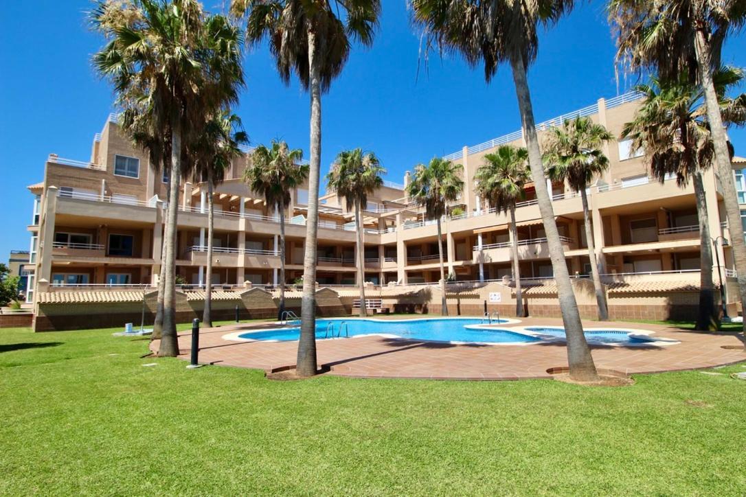 Apartmán Atico Con Piscina Privada En Primera Linea Denia Exteriér fotografie